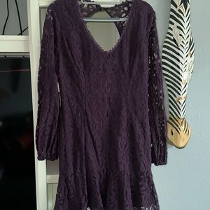 Long sleeve lace pattern mini dress